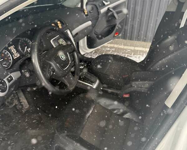 Білий Шкода Октавія, об'ємом двигуна 1.99 л та пробігом 351 тис. км за 9500 $, фото 18 на Automoto.ua