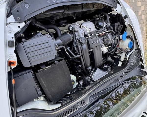 Белый Шкода Октавия, объемом двигателя 1.2 л и пробегом 167 тыс. км за 6999 $, фото 75 на Automoto.ua