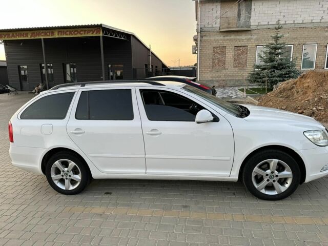 Белый Шкода Октавия, объемом двигателя 1.8 л и пробегом 252 тыс. км за 6966 $, фото 4 на Automoto.ua