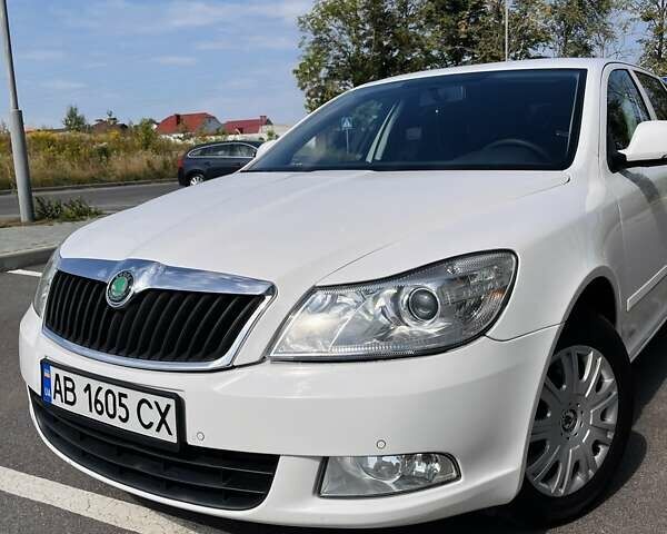Білий Шкода Октавія, об'ємом двигуна 1.6 л та пробігом 223 тис. км за 7500 $, фото 53 на Automoto.ua