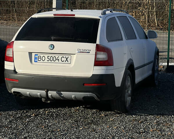 Белый Шкода Октавия, объемом двигателя 1.97 л и пробегом 280 тыс. км за 10000 $, фото 7 на Automoto.ua
