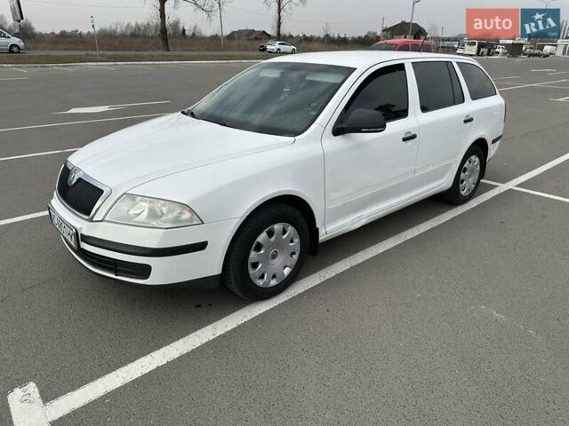 Белый Шкода Октавия, объемом двигателя 1.6 л и пробегом 280 тыс. км за 5700 $, фото 7 на Automoto.ua