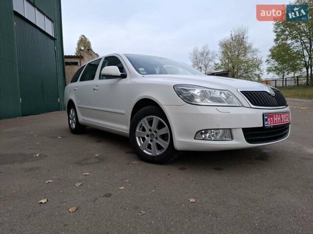 Білий Шкода Октавія, об'ємом двигуна 1.6 л та пробігом 239 тис. км за 9200 $, фото 4 на Automoto.ua