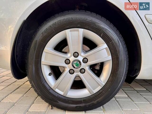 Белый Шкода Октавия, объемом двигателя 1.2 л и пробегом 167 тыс. км за 6999 $, фото 39 на Automoto.ua