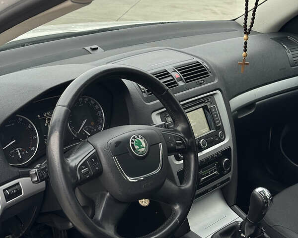 Белый Шкода Октавия, объемом двигателя 1.4 л и пробегом 223 тыс. км за 7500 $, фото 16 на Automoto.ua