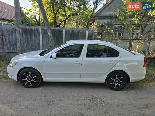 Белый Шкода Октавия, объемом двигателя 1.6 л и пробегом 260 тыс. км за 8600 $, фото 7 на Automoto.ua