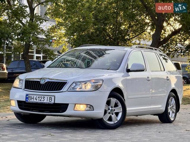 Белый Шкода Октавия, объемом двигателя 1.2 л и пробегом 167 тыс. км за 6999 $, фото 37 на Automoto.ua