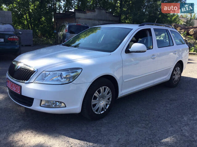 Білий Шкода Октавія, об'ємом двигуна 1.6 л та пробігом 282 тис. км за 7200 $, фото 1 на Automoto.ua