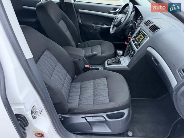 Белый Шкода Октавия, объемом двигателя 1.4 л и пробегом 179 тыс. км за 8555 $, фото 61 на Automoto.ua