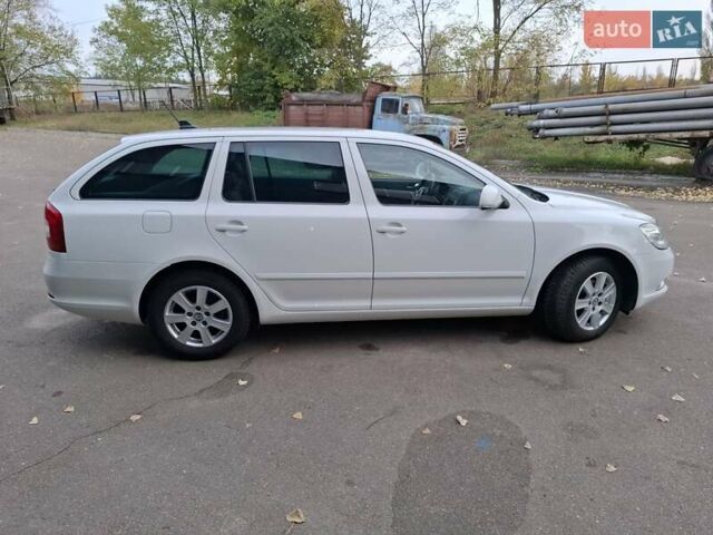 Білий Шкода Октавія, об'ємом двигуна 1.6 л та пробігом 239 тис. км за 9200 $, фото 2 на Automoto.ua