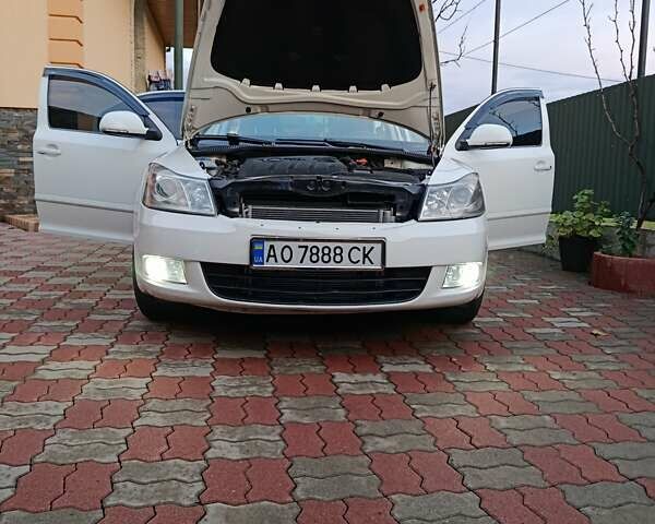 Шкода Октавия 2012 в Иршава на Automoto.ua Белый Шкода Октавия, объемом двигателя 1.6 л и пробегом 201 тыс. км за 8350 $, фото 13 на Automoto.ua