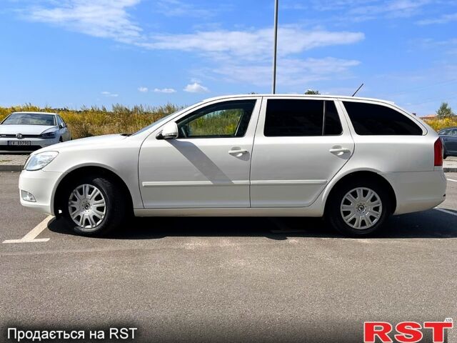 Белый Шкода Октавия, объемом двигателя 1.6 л и пробегом 223 тыс. км за 7500 $, фото 1 на Automoto.ua