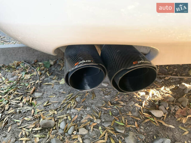 Білий Шкода Октавія, об'ємом двигуна 2 л та пробігом 246 тис. км за 12866 $, фото 2 на Automoto.ua
