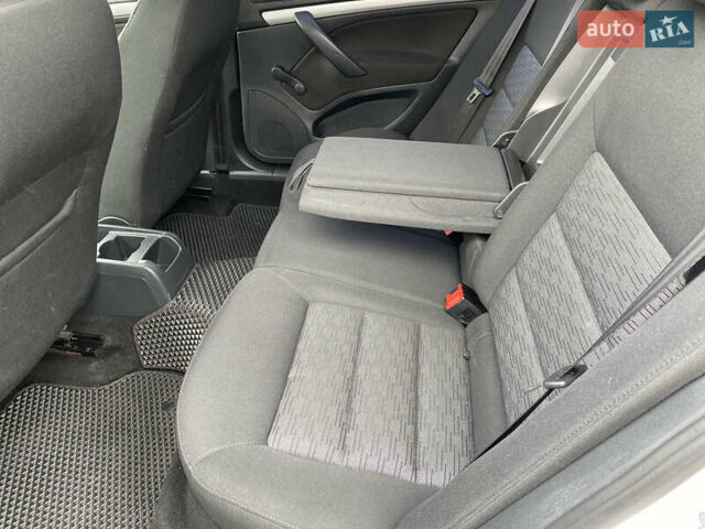 Белый Шкода Октавия, объемом двигателя 1.6 л и пробегом 239 тыс. км за 8650 $, фото 18 на Automoto.ua