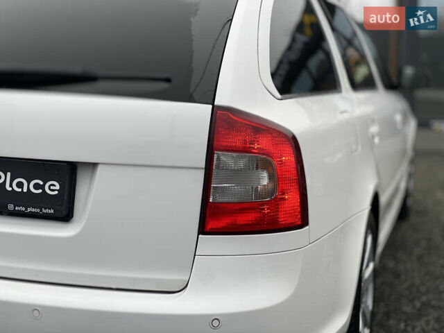 Белый Шкода Октавия, объемом двигателя 1.97 л и пробегом 369 тыс. км за 10999 $, фото 16 на Automoto.ua