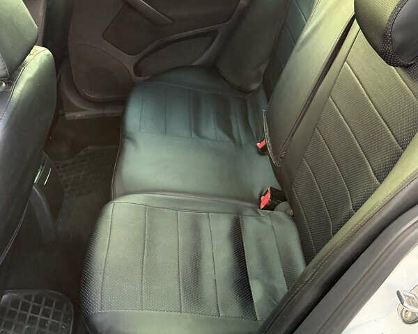 Белый Шкода Октавия, объемом двигателя 1.97 л и пробегом 370 тыс. км за 8300 $, фото 5 на Automoto.ua