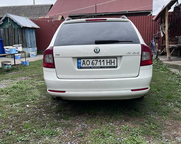 Белый Шкода Октавия, объемом двигателя 1.6 л и пробегом 210 тыс. км за 7800 $, фото 9 на Automoto.ua