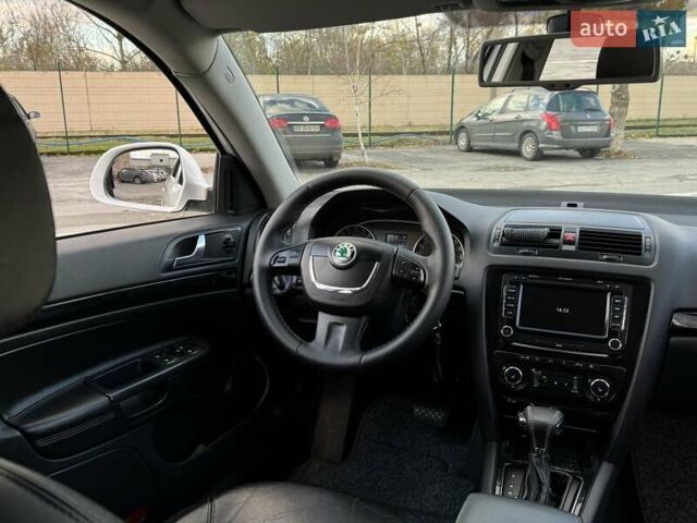 Белый Шкода Октавия, объемом двигателя 1.97 л и пробегом 281 тыс. км за 11800 $, фото 14 на Automoto.ua