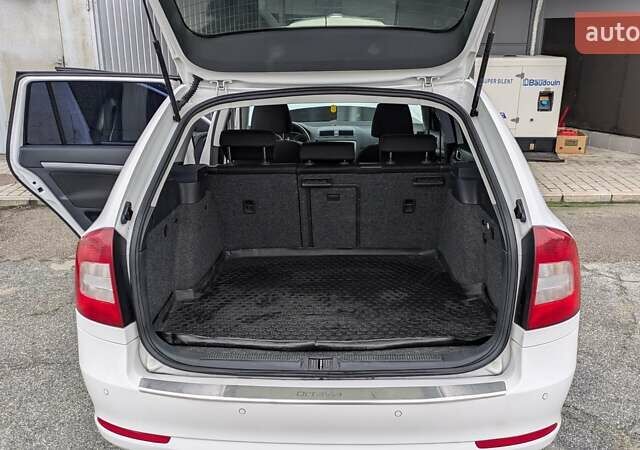 Белый Шкода Октавия, объемом двигателя 1.97 л и пробегом 275 тыс. км за 10200 $, фото 8 на Automoto.ua