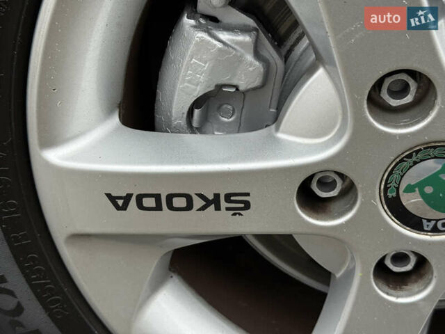 Белый Шкода Октавия, объемом двигателя 1.4 л и пробегом 231 тыс. км за 7000 $, фото 16 на Automoto.ua