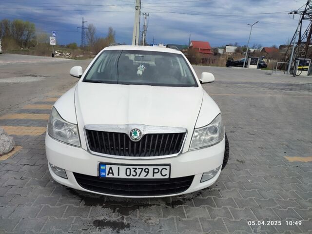 Белый Шкода Октавия, объемом двигателя 1.6 л и пробегом 300 тыс. км за 6029 $, фото 6 на Automoto.ua