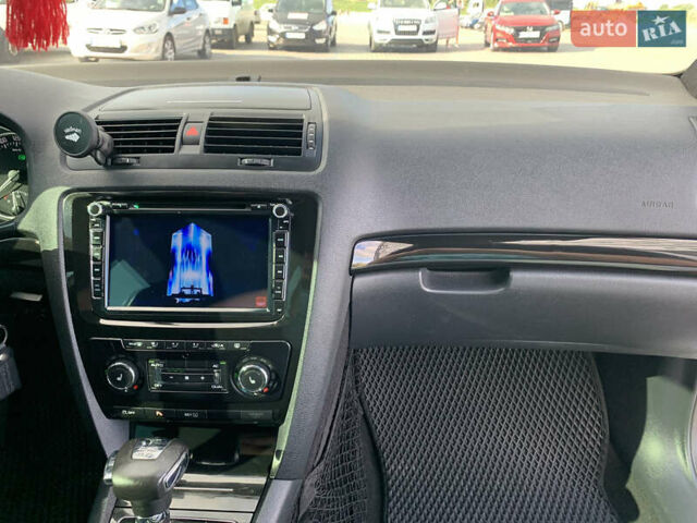 Білий Шкода Октавія, об'ємом двигуна 2 л та пробігом 246 тис. км за 12866 $, фото 22 на Automoto.ua