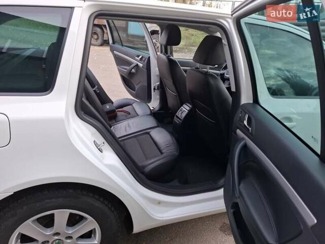 Білий Шкода Октавія, об'ємом двигуна 1.6 л та пробігом 239 тис. км за 9200 $, фото 26 на Automoto.ua