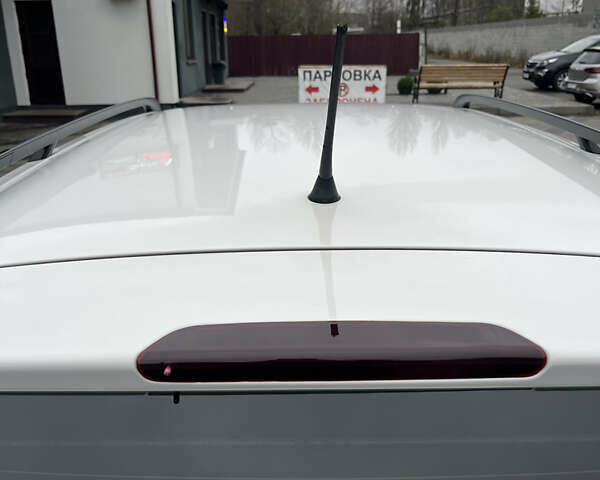 Білий Шкода Октавія, об'ємом двигуна 2 л та пробігом 362 тис. км за 8888 $, фото 10 на Automoto.ua