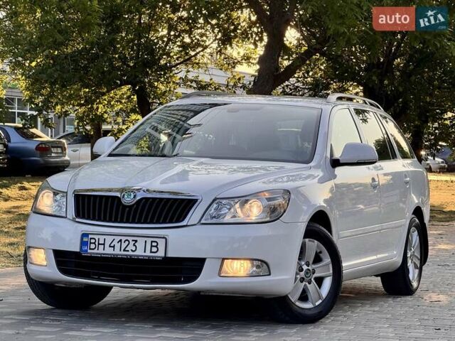 Белый Шкода Октавия, объемом двигателя 1.2 л и пробегом 167 тыс. км за 6999 $, фото 35 на Automoto.ua