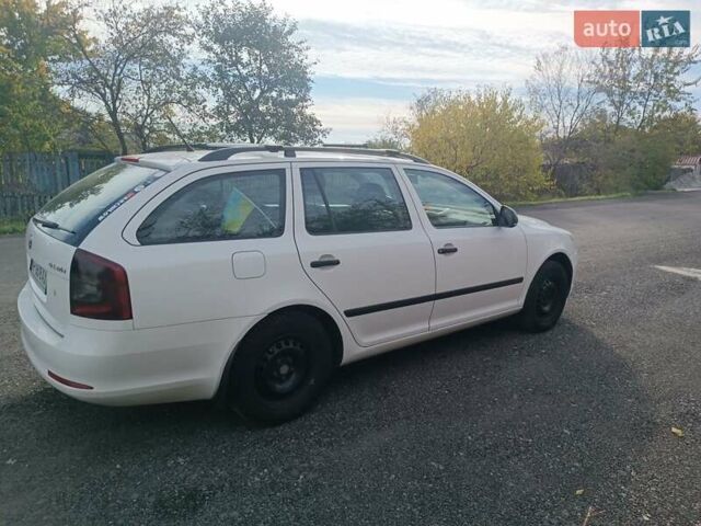 Белый Шкода Октавия, объемом двигателя 1.6 л и пробегом 270 тыс. км за 7800 $, фото 3 на Automoto.ua