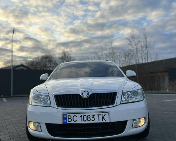 Білий Шкода Октавія, об'ємом двигуна 1.6 л та пробігом 235 тис. км за 7800 $, фото 13 на Automoto.ua
