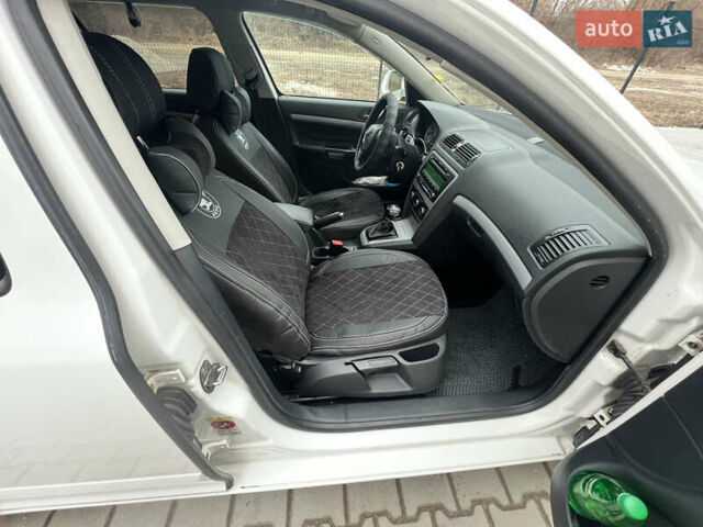 Белый Шкода Октавия, объемом двигателя 1.6 л и пробегом 332 тыс. км за 6999 $, фото 21 на Automoto.ua