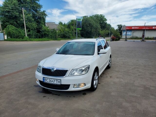 Білий Шкода Октавія, об'ємом двигуна 2 л та пробігом 270 тис. км за 10300 $, фото 2 на Automoto.ua