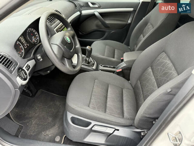 Белый Шкода Октавия, объемом двигателя 1.4 л и пробегом 231 тыс. км за 7000 $, фото 19 на Automoto.ua