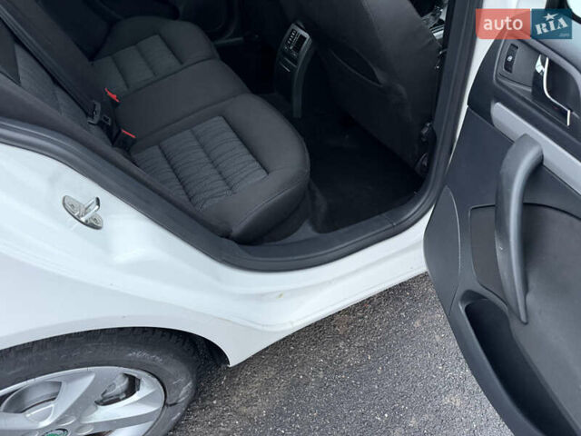 Белый Шкода Октавия, объемом двигателя 1.4 л и пробегом 179 тыс. км за 8555 $, фото 65 на Automoto.ua