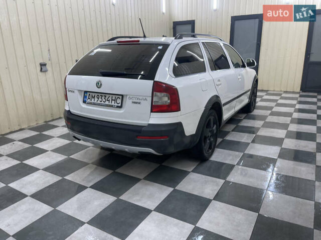 Белый Шкода Октавия, объемом двигателя 1.97 л и пробегом 304 тыс. км за 10100 $, фото 5 на Automoto.ua