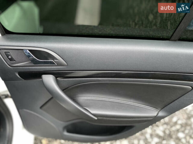 Белый Шкода Октавия, объемом двигателя 1.97 л и пробегом 369 тыс. км за 10999 $, фото 60 на Automoto.ua