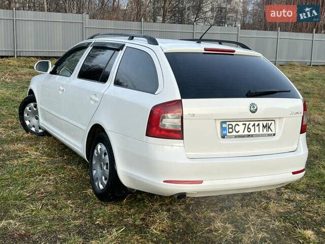 Білий Шкода Октавія, об'ємом двигуна 1.6 л та пробігом 257 тис. км за 7999 $, фото 10 на Automoto.ua