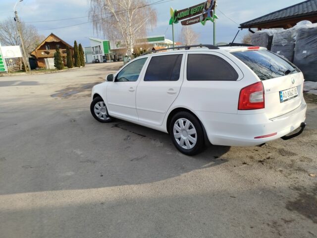 Білий Шкода Октавія, об'ємом двигуна 1.6 л та пробігом 380 тис. км за 7600 $, фото 9 на Automoto.ua