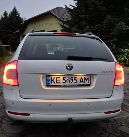 Белый Шкода Октавия, объемом двигателя 1.6 л и пробегом 243 тыс. км за 9400 $, фото 36 на Automoto.ua