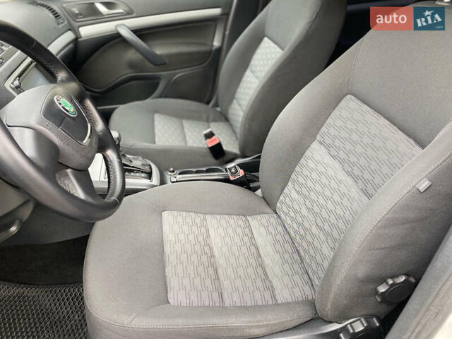 Белый Шкода Октавия, объемом двигателя 1.6 л и пробегом 239 тыс. км за 8650 $, фото 16 на Automoto.ua