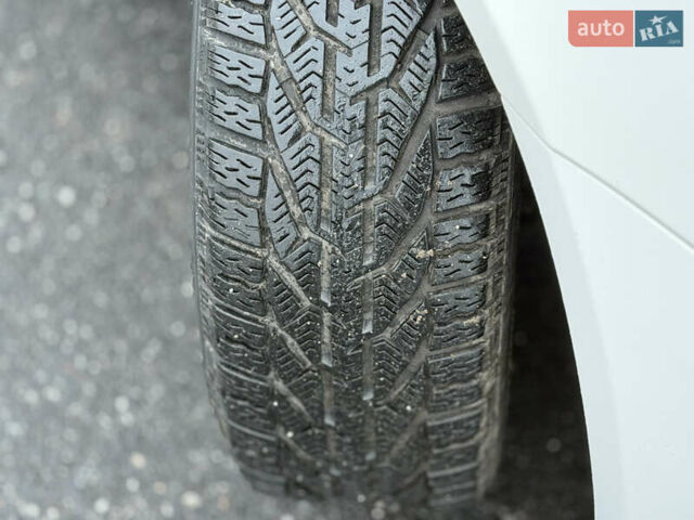 Белый Шкода Октавия, объемом двигателя 1.4 л и пробегом 179 тыс. км за 8555 $, фото 8 на Automoto.ua