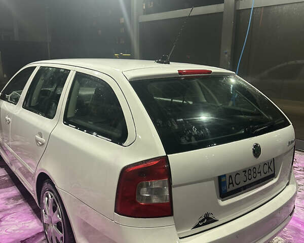 Белый Шкода Октавия, объемом двигателя 1.99 л и пробегом 413 тыс. км за 9250 $, фото 7 на Automoto.ua