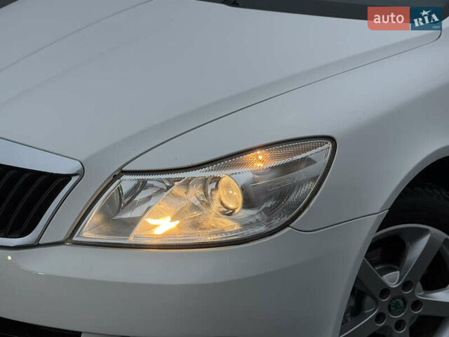 Белый Шкода Октавия, объемом двигателя 1.4 л и пробегом 179 тыс. км за 8555 $, фото 2 на Automoto.ua