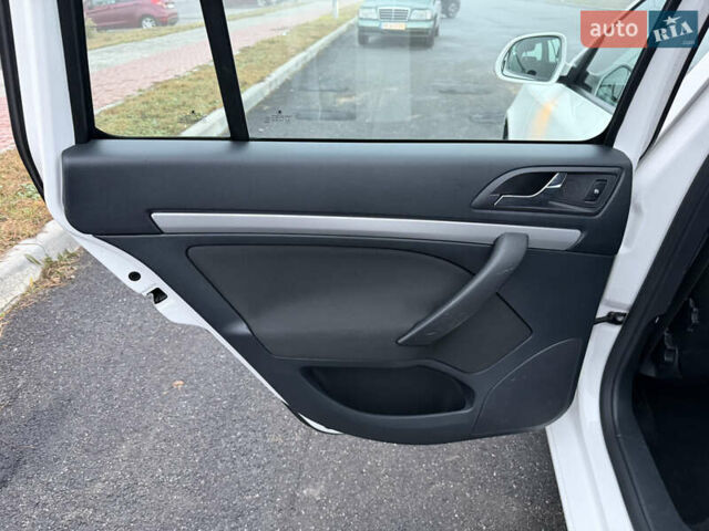 Белый Шкода Октавия, объемом двигателя 1.4 л и пробегом 179 тыс. км за 8555 $, фото 53 на Automoto.ua