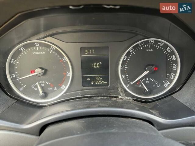 Белый Шкода Октавия, объемом двигателя 1.6 л и пробегом 270 тыс. км за 6700 $, фото 8 на Automoto.ua