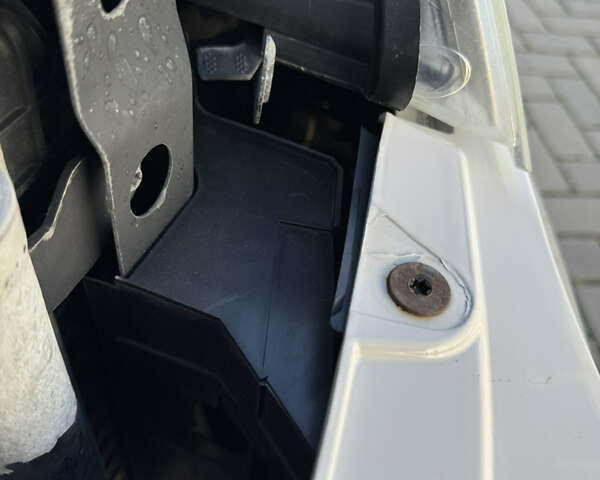 Белый Шкода Октавия, объемом двигателя 1.97 л и пробегом 256 тыс. км за 8550 $, фото 43 на Automoto.ua