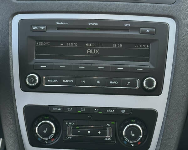 Белый Шкода Октавия, объемом двигателя 1.97 л и пробегом 256 тыс. км за 8550 $, фото 45 на Automoto.ua