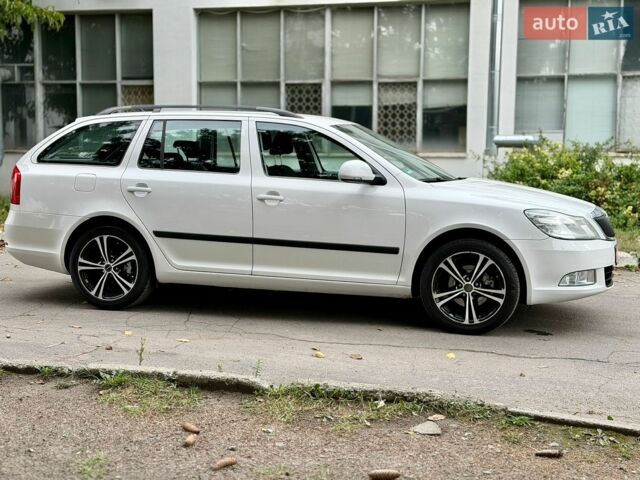 Белый Шкода Октавия, объемом двигателя 1.6 л и пробегом 196 тыс. км за 8999 $, фото 16 на Automoto.ua