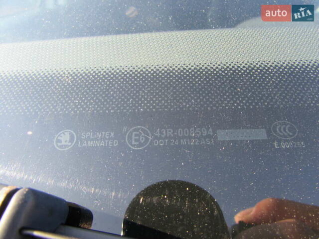 Білий Шкода Октавія, об'ємом двигуна 1.39 л та пробігом 204 тис. км за 8500 $, фото 4 на Automoto.ua